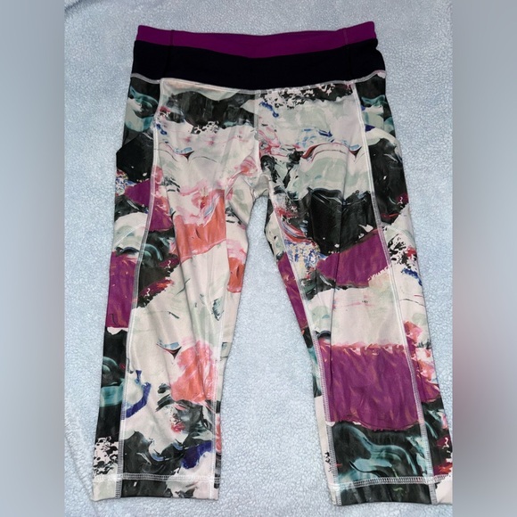 lululemon athletica Pants - Lululemon Cropped Leggings